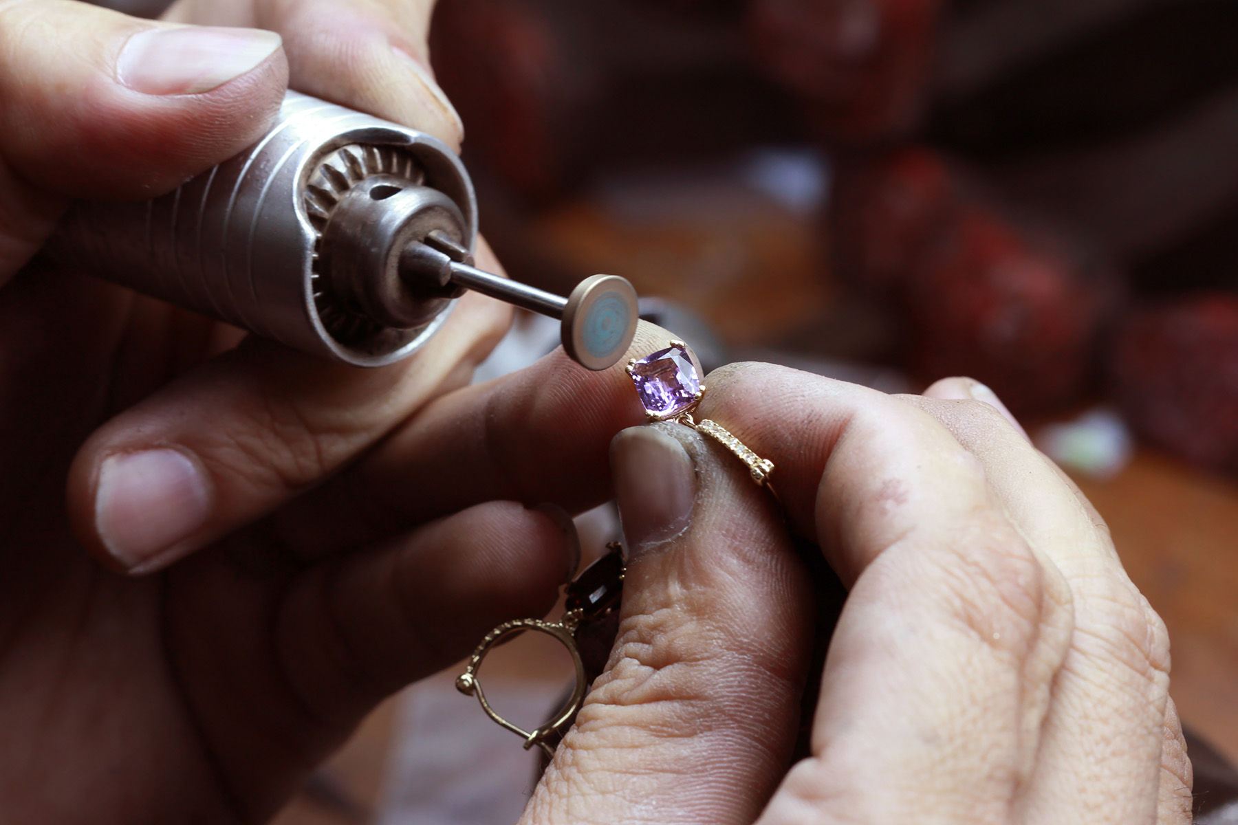 Detail jewelry with jexuvo courses